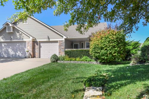 15628 Landauer Cir, Basehor, KS, 66007-7116 | Card Image