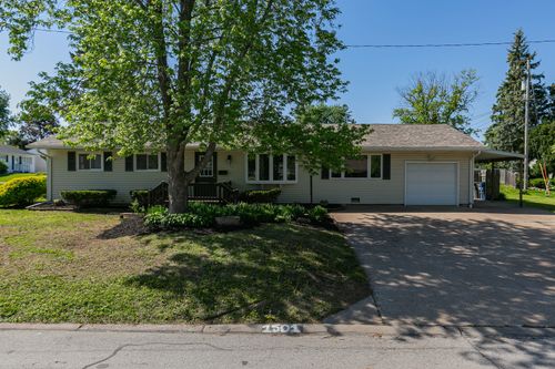 1501 Cherry Hills Road, Bettendorf, IA, 52722 | Card Image
