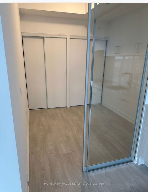 2015-1 Quarrington Lane, Toronto, ON, M3C0S4 | Card Image