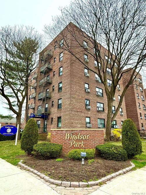 5d-73-11 Bell Blvd, Oakland Gardens, NY, 11364-2957 | Card Image