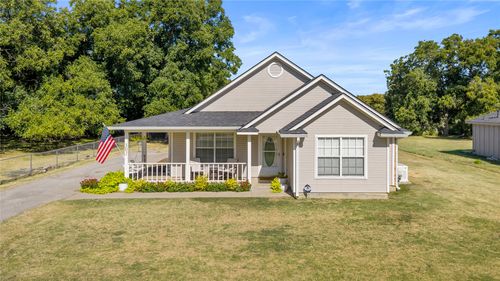 301 S Porch St, Tioga, TX, 76271-3612 | Card Image