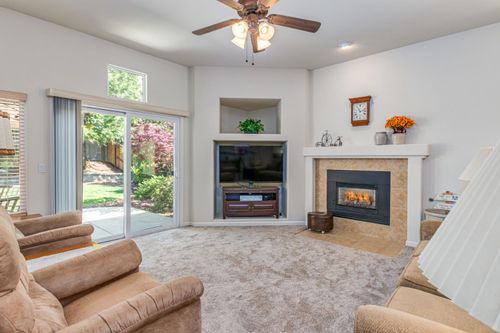 11525 Stonebrook Drive, Auburn, CA, 95603 | Card Image