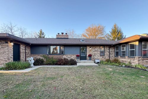 14737 Manor Dr, South Beloit, IL, 61080-9235 | Card Image