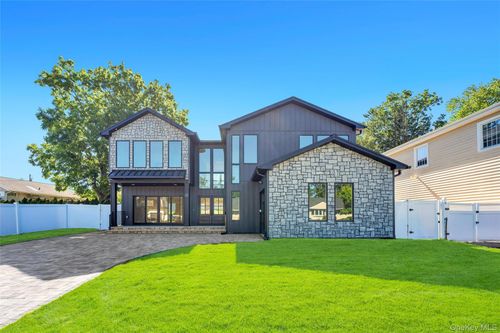 61 Stephen Dr, Plainview, NY, 11803-5721 | Card Image