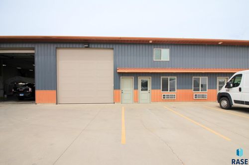 110-601 S Watson Ave Avenue, Sioux Falls, SD, 57107 | Card Image