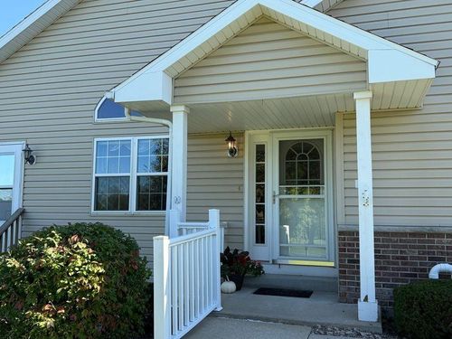 128 Summit Ct, Columbus, WI, 53925-2300 | Card Image