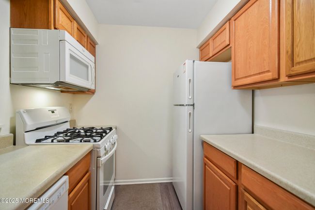 318 Crawford St, Condo with 2 bedrooms, 1 bathrooms and 27 parking in Eatontown NJ | Image 14
