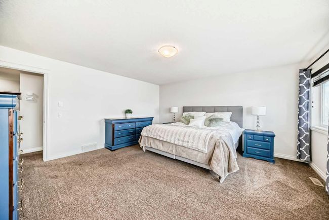 112 Rainbow Falls Passage, House other with 5 bedrooms, 4 bathrooms and 6 parking in Chestermere AB | Image 17