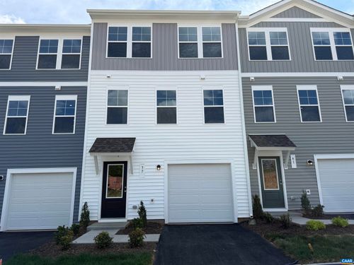 37 Laurin St, Charlottesville, VA, 22902-6943 | Card Image