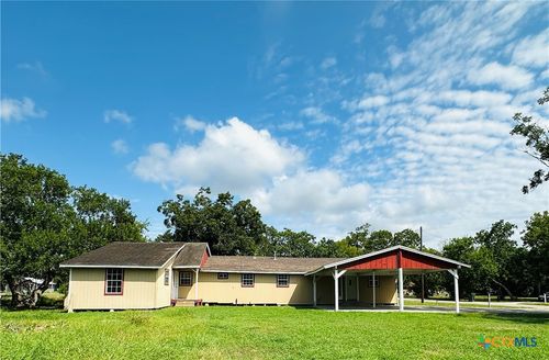 311 Carver St, Edna, TX, 77957-3001 | Card Image