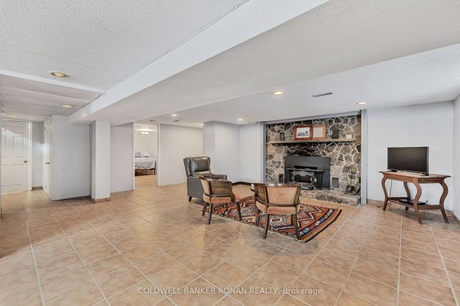 2 Lionel Stone Ave E, House other with 3 bedrooms, 2 bathrooms and 3 parking in Tottenham ON | Image 16