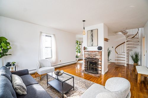 3-86 Walnut St, Boston, MA, 02122 | Card Image