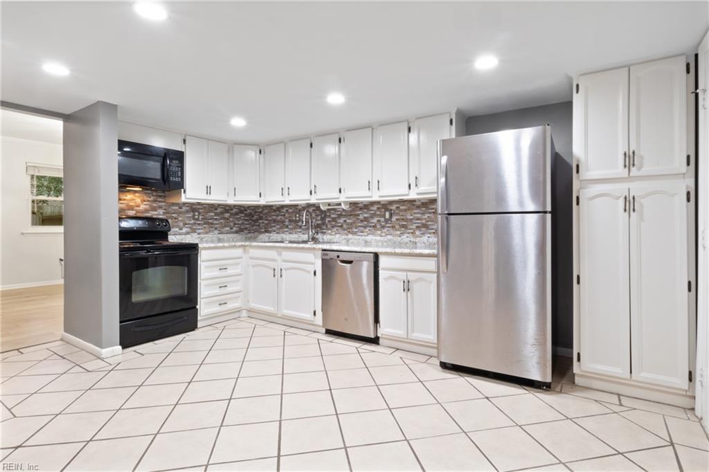 Windsor Lake Pl, Virginia Beach, VA 23452