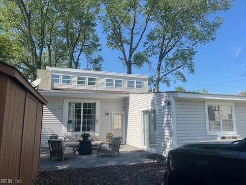 615 12th Street, Virginia Beach, VA, 23451 | Card Image