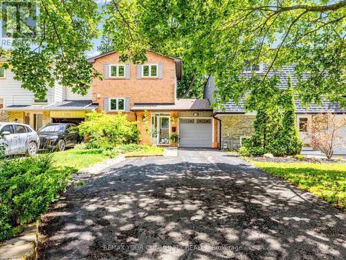 75 St. Andrews Court, Aurora (Hills of St Andrew), ON, L4G3B2 | Card Image