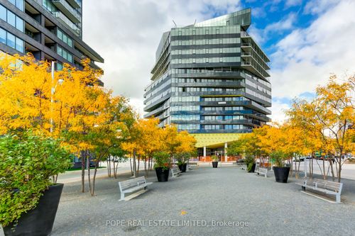 811-21 Lawren Harris Sq, Toronto, ON, M5A0T4 | Card Image