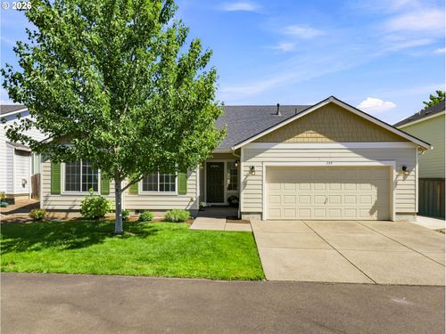 559 Andrian Ct, Molalla, OR, 97038-9052 | Card Image