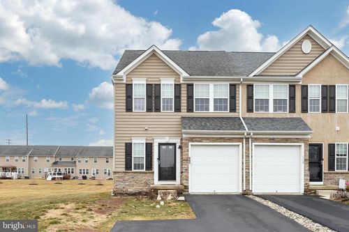 110 Fawn Dr, GILBERTSVILLE, PA, 19525-8102 | Card Image