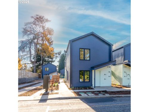 1-3738 Se Harvey St, Milwaukie, OR, 97222-5807 | Card Image
