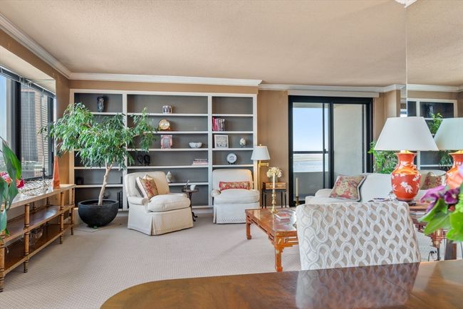 APT-18B - 85 E India Row, Condo with 2 bedrooms, 3 bathrooms and 1 parking in Boston MA | Image 5