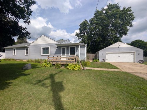 10024 Stover Rd, Otisville, MI, 48463-9404 | Card Image