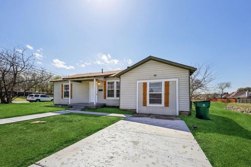 4132 Patricia St, Haltom City, TX, 76117-2940 | Card Image
