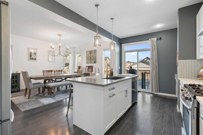 410 Cranford Drive Se, Home with 3 bedrooms, 2 bathrooms and 4 parking in Calgary AB | Image 8