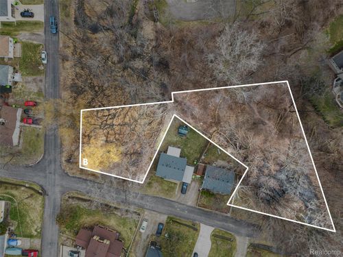 0000 Paramount 50-22-02-379-019 Street, Novi, MI, 48375 | Card Image