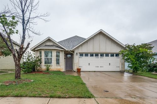 229 Chalk Mountain Dr, Fort Worth, TX, 76140-7510 | Card Image