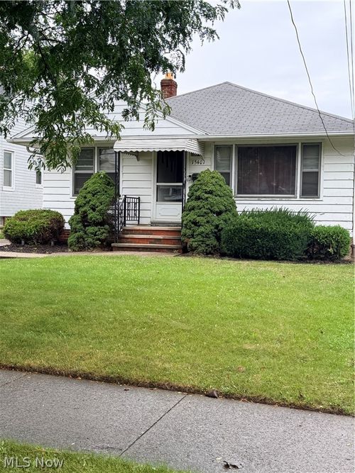 15401 Ramage Ave, Maple Heights, OH, 44137-4047 | Card Image