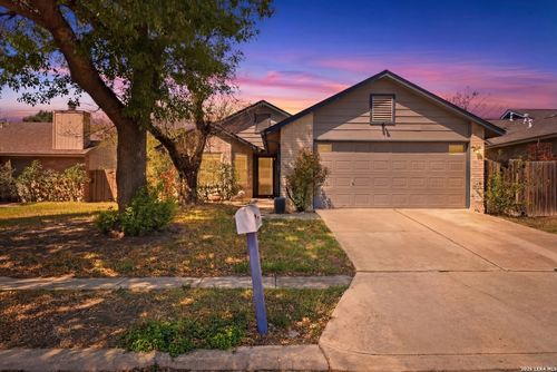 5775 Larkdale Dr, San Antonio, TX, 78233-5015 | Card Image