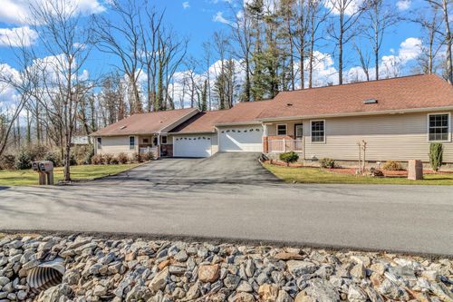 210 Allen Paul Dr, Hendersonville, NC, 28791-2485 | Card Image