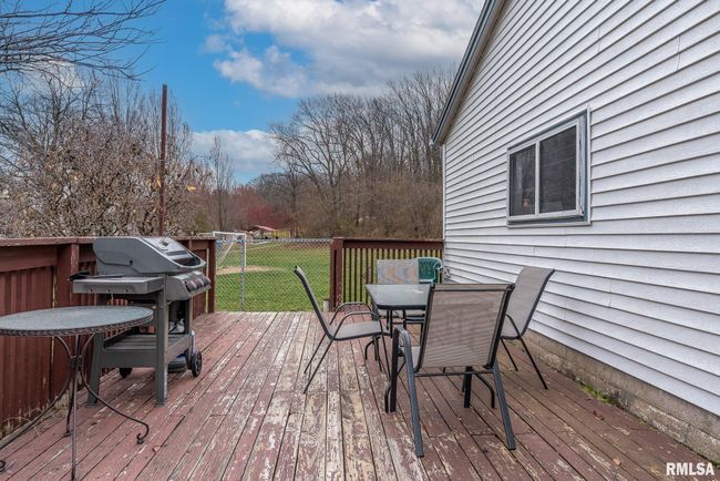 4510 9 Th Ave, House other with 3 bedrooms, 2 bathrooms and null parking in Rock Island IL | Image 4