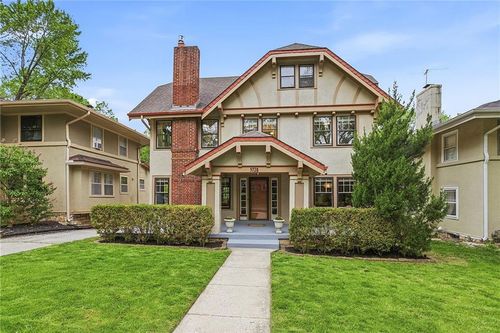 5728 Grand Ave, Kansas City, MO, 64113-2126 | Card Image