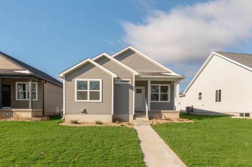 127 Axlewood Dr, Waterloo, IA, 50701-1228 | Card Image