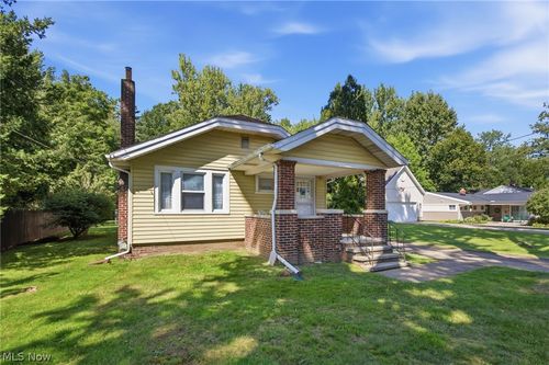 38905 Gardenside Dr, Willoughby, OH, 44094-7907 | Card Image