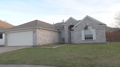 804 Sansome Dr, Arlington, TX, 76018-2310 | Card Image