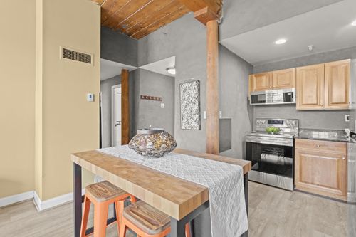 apt-2s-335 Cypress St, Manchester, NH, 03103-3638 | Card Image