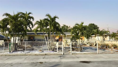 3861 Nw 177th St, Miami Gardens, FL, 33055-3851 | Card Image