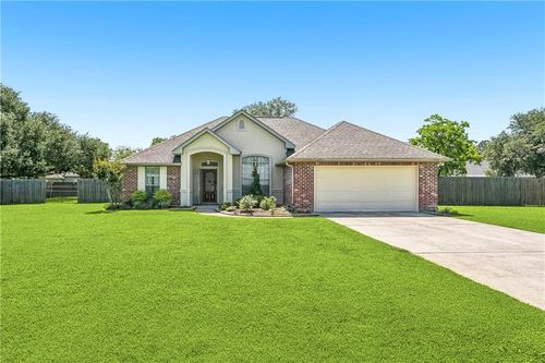 428 Gainesway Dr, Madisonville, LA, 70447-9114 | Card Image