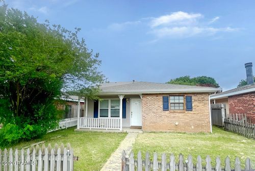 107 Saint Pius Pl, Youngsville, LA, 70592-5301 | Card Image