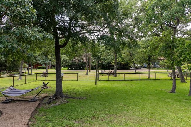 712 Birch Hollow Dr, House other with 4 bedrooms, 2 bathrooms and 1 parking in Somerville TX | Image 27