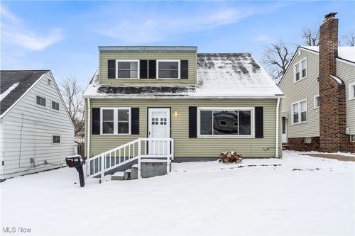 7611 Newport Ave, Parma, OH, 44129-1326 | Card Image