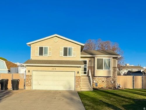 1616 N 725 W, Clinton, UT, 84015-6640 | Card Image