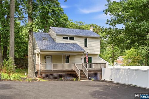 19 Northwestern Way, Hopatcong, NJ, 07843-1560 | Card Image