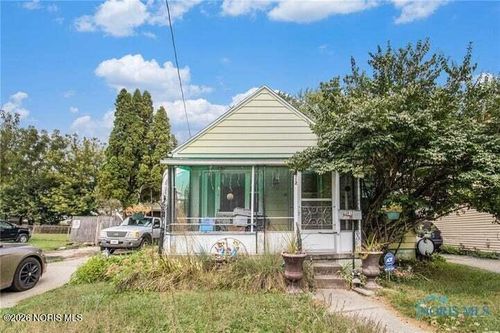 2012 Berdan Ave, Toledo, OH, 43613-5032 | Card Image