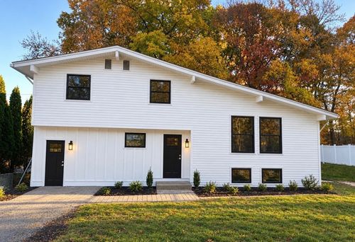 17 Princeton Dr, Milford, MA, 01757-1846 | Card Image