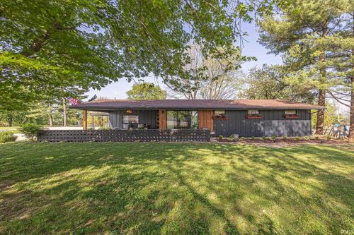 1304 N Chestnut Street, Huntingburg, IN, 47542 | Card Image