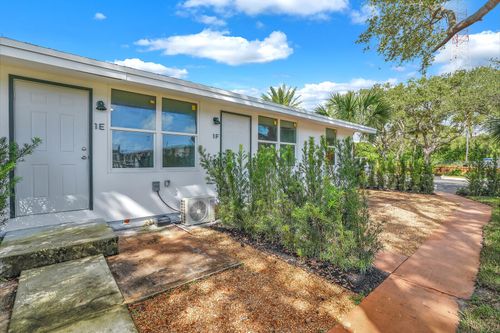 5a-4011 36th Ct, West Palm Beach, FL, 33407-3951 | Card Image