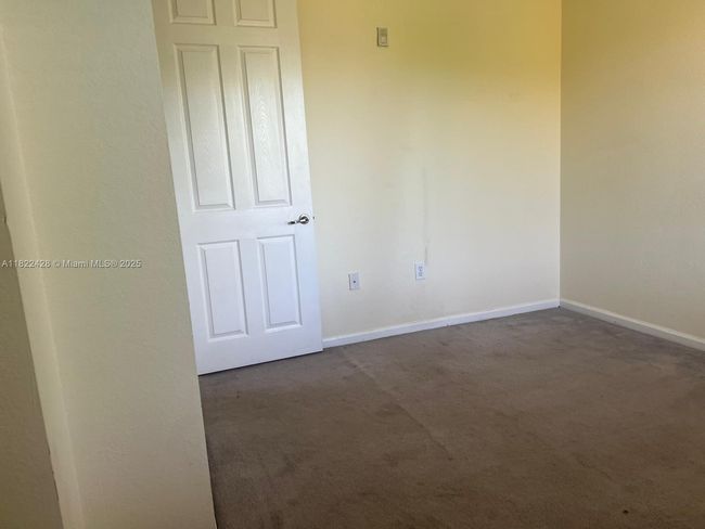 APT-211 - 3500 Oaks Clubhouse Dr, Condo with 3 bedrooms, 2 bathrooms and null parking in Pompano Beach FL | Image 19